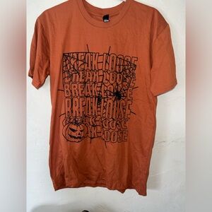 Break loose tshirt woman size medium